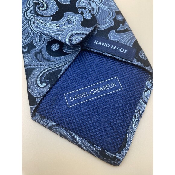 Daniel Cremieux Hand Made Silk Tie Blue Silver Paisley Floral Necktie - Picture 7 of 8
